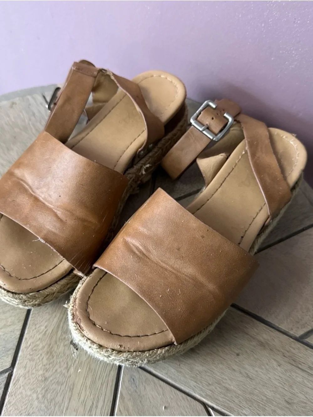 Women’s Tan wedge